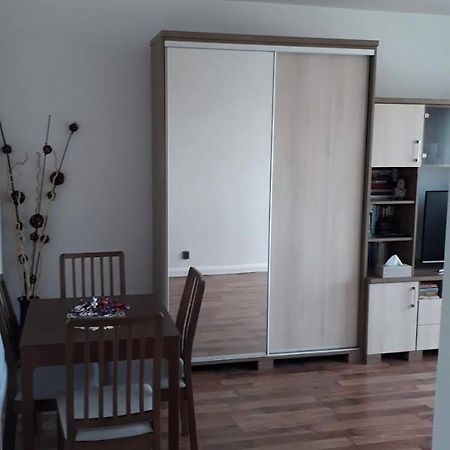 Pillango Parki Kis Lakas 15 Percre A Belvarostol Budapest Exterior photo